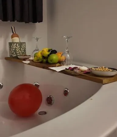 Mutlu Ve Huzur Dolu Bir Tatil Ortaca