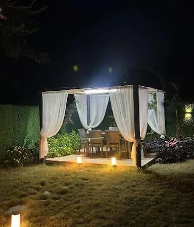 Mutlu Ve Huzur Dolu Bir Tatil *
