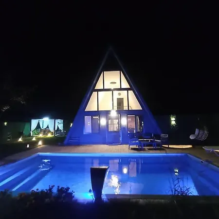 Mutlu Ve Huzur Dolu Bir Tatil Villa