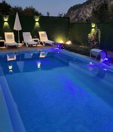Mutlu Ve Huzur Dolu Bir Tatil Villa