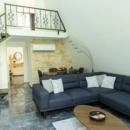 Mutlu Ve Huzur Dolu Bir Tatil